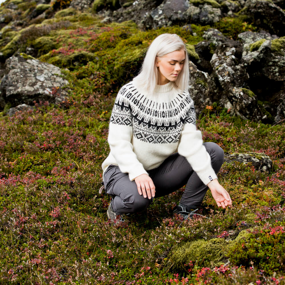 elis-wool-sweater-iceland_3.jpeg